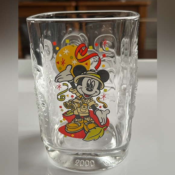 Mickey Mouse Walt Disney World 💥Magic Kingdom 2000 💥Square Glass Vintage - Picture 1 of 10